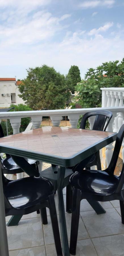 Max Apartment