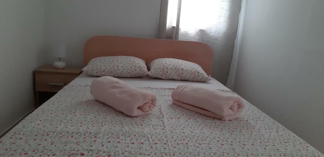Max Apartment Vir